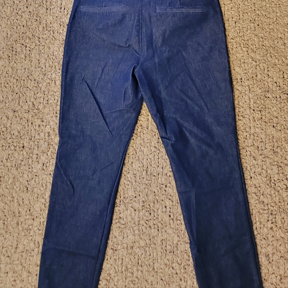 🔥🔥HP🔥🔥6-19-23🔥🔥NWOT WOMENS OLD NAVY PIXIE CAPRIS BLUE JEAN SIZE 8 - Picture 2 of 4